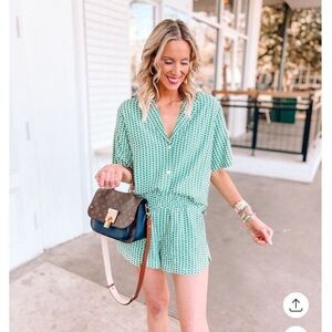 Women's Short Sleeve Button-Down
Camp Shirt - A New Day Green